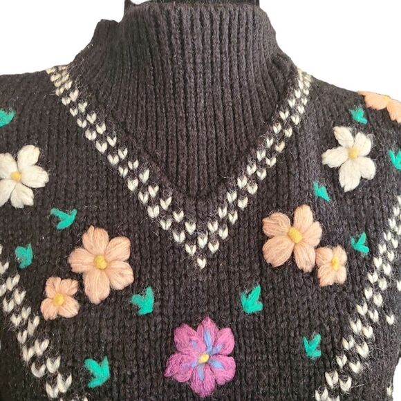PACIFIC COAST HIGHWAY Sweater Crewel Embroidered Black Colorful size S/P - Picture 6 of 12